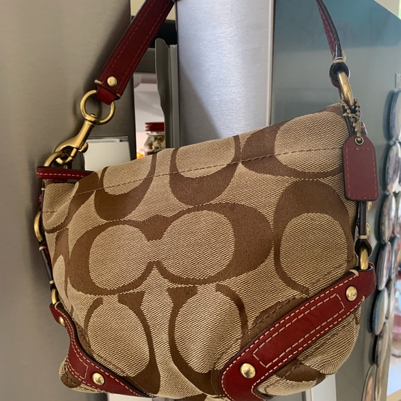 COACH MINI HANDBAG.USED COUPLE TIMES. - Picture 12 of 16